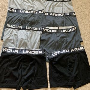 Under Armour youth medium briefs.